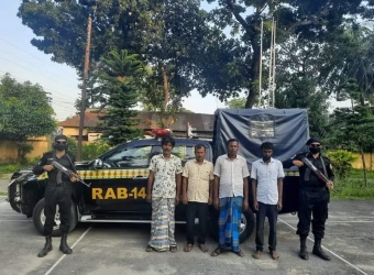 মাধবপুরে  বিএনপি নেতা  ও মাদক ব্যবসায়ী মোঃ মিজানুর রহমান জুয়ার আসরে আটক